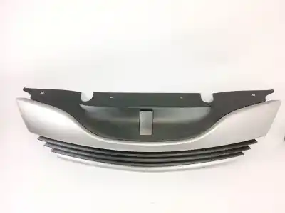 Автозапчасти б/у передняя решетка за renault laguna ii (bg0/1_) 1.9 dci (bg08, bg0g) ссылки oem iam 8200012581  