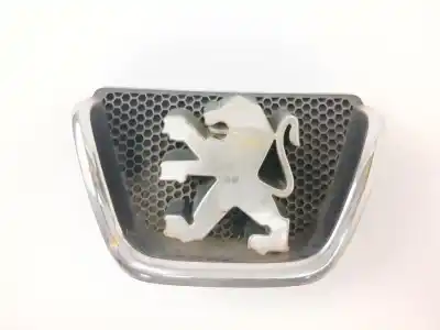 Pièce détachée automobile d'occasion Emblème / Logo pour PEUGEOT 206 BERLINA X-Line Références OEM IAM 9628688677  