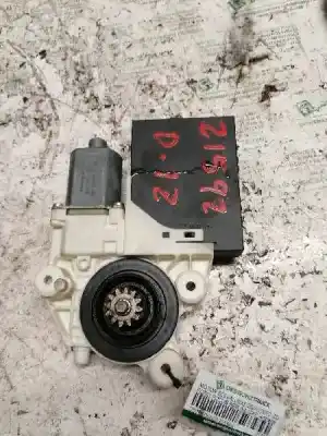 Автозапчасти б/у мотор переднего левого стекла за ford focus berlina (cap) ambiente (d) ссылки oem iam 0130822215  981405103