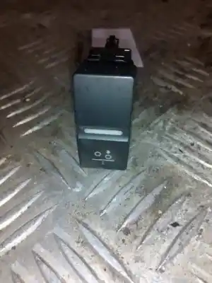 Pezzo di ricambio per auto di seconda mano INTERRUTTORE per MAN TGX 18.XXX  Riferimenti OEM IAM 81255250212  