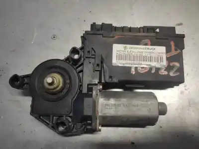Pièce détachée automobile d'occasion MOTEUR LÈVE VITRE ARRIÈRE DROITE pour AUDI A4 BERLINA (8E)  Références OEM IAM 105849101  5WK47011ABF