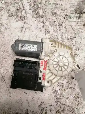 Автозапчасти б/у МОТОР ПЕРЕДНЕГО ЛЕВОГО СТЕКЛА за SEAT LEON (1P1)  ссылки OEM IAM 1K0959793L  1P0837401D