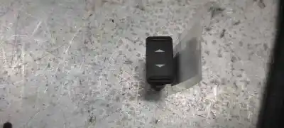 Peça sobressalente para automóvel em segunda mão botão / interruptor elevador vidro dianteiro direito por ford focus lim. (cb4) 1.6 tdci cat referências oem iam 6m2t14529da