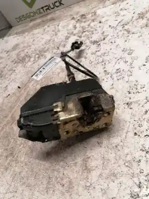 Second-hand car spare part left front door lock for renault scenic ii confort authentique oem iam references 