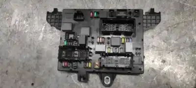 Peça sobressalente para automóvel em segunda mão caixa de fusíveis e relés por opel astra j lim. excellence referências oem iam 365927271
