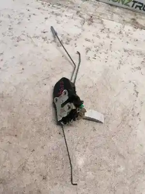 Second-hand car spare part left front door lock for chrysler 300 c 3.0 crd oem iam references gl18