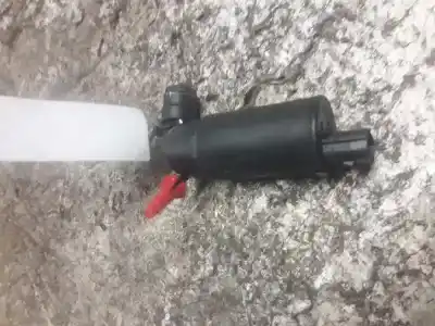 Second-hand car spare part washer pump for toyota corolla (e12) 1.6 16v oem iam references   2 pins