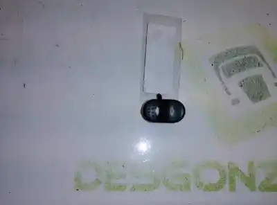 Pièce détachée automobile d'occasion COMMANDE DE LÈVE VITRE AVANT DROIT pour FORD FOCUS BERLINA (CAK)  Références OEM IAM 1324939  