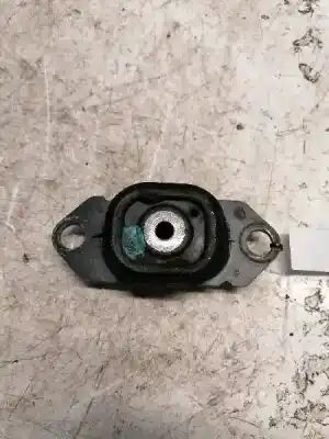 Second-hand car spare part left engine support for renault clio iii authentique oem iam references   