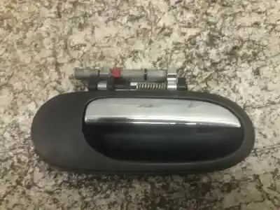 Peça sobressalente para automóvel em segunda mão puxador exterior frente direito por nissan almera (n16/e) acenta referências oem iam sa830613