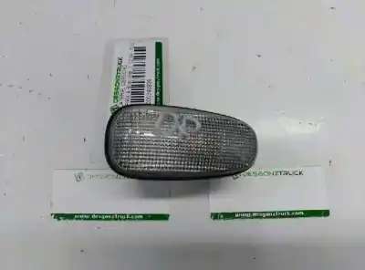 Peça sobressalente para automóvel em segunda mão farolim do lado direito por opel zafira a blue line referências oem iam 