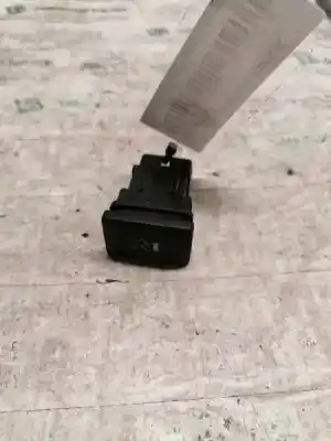 Peça sobressalente para automóvel em segunda mão BOTÃO ESP por TOYOTA AURIS  Referências OEM IAM 15C629  4 PINS