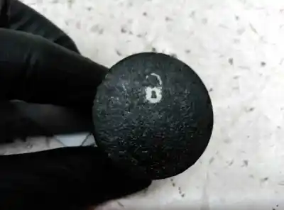 Second-hand car spare part door lock switch for citroen c2 furio oem iam references 