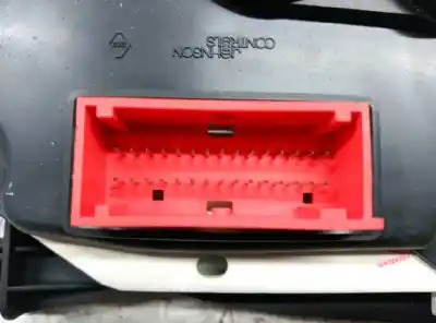 Second-hand car spare part dashboard for renault clio ii fase ii (b/cb0) authentique oem iam references p8200451344  281125870