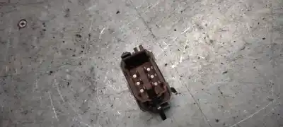 Second-hand car spare part right front power window switch for renault clio iii authentique oem iam references   6 pins