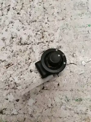 Second-hand car spare part rearview side mirror switch for dacia duster ambiance 4x2 oem iam references 8200002442b