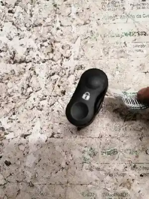 Second-hand car spare part door lock switch for dacia duster ambiance 4x2 oem iam references 870250