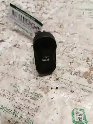Second-hand car spare part right front power window switch for dacia duster ambiance 4x2 oem iam references 