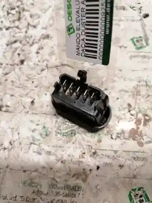 Second-hand car spare part right front power window switch for dacia duster ambiance 4x2 oem iam references  5 pins 