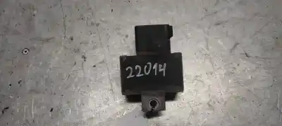 Second-hand car spare part glow plug for renault clio iii authentique oem iam references   