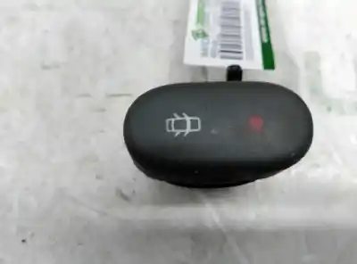 Second-hand car spare part door lock switch for renault clio ii fase i (b/cbo) 1.9 d alize oem iam references 421818b
