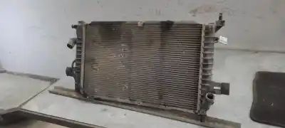 Pezzo di ricambio per auto di seconda mano RADIATORE D ACQUA per OPEL ASTRA H BERLINA  Riferimenti OEM IAM 13128925  