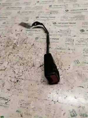 Pezzo di ricambio per auto di seconda mano gancio cintura anteriore sinistro per audi a3 (8p) 2.0 tdi riferimenti oem iam 8p085775501c  