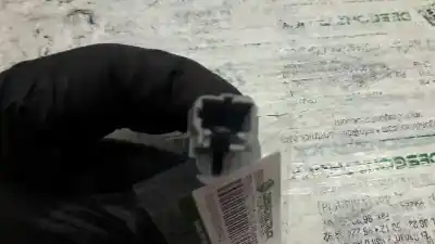 Peça sobressalente para automóvel em segunda mão sensor por renault clio iii 20 aniversario referências oem iam 8200276359  