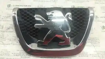 Peça sobressalente para automóvel em segunda mão emblema por peugeot 207 confort referências oem iam 