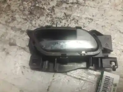 Peça sobressalente para automóvel em segunda mão puxador interior dianteiro direito por peugeot 207 confort referências oem iam 96555516vd
