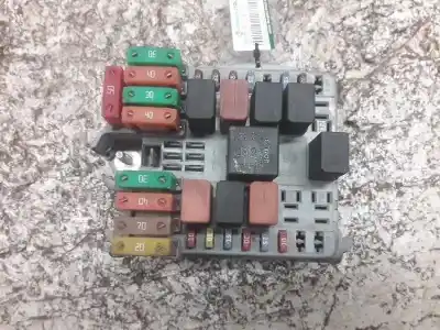 Peça sobressalente para automóvel em segunda mão caixa de fusíveis e relés por fiat linea (110) activa (110.0/111.0) referências oem iam 517998449