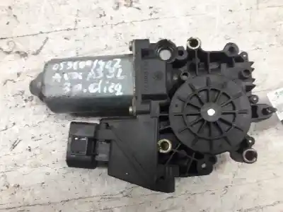 Pièce détachée automobile d'occasion MOTEUR LÈVE VITRE AVANT GAUCHE pour AUDI A3 (8L)  Références OEM IAM 0536001402  