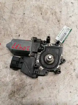 Piesă de schimb auto la mâna a doua MOTORAS MACARA GEAM FATA DREAPTA pentru AUDI A4 B5 AVANT (8D5)  Referințe OEM IAM 113846113  8 PINS