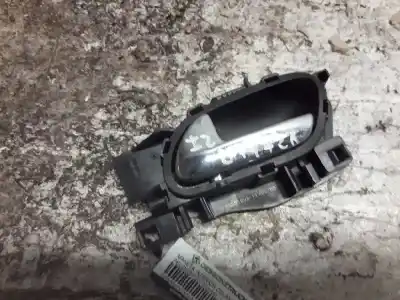 Peça sobressalente para automóvel em segunda mão puxador interior dianteiro esquerdo por peugeot 207 confort referências oem iam 96555518vd