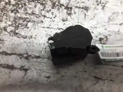 Pièce détachée automobile d'occasion Moteur De Chauffage pour PEUGEOT 207 Confort Références OEM IAM F663746XC  6 PINS