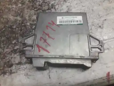 Pezzo di ricambio per auto di seconda mano centralina motore per renault kangoo (f/kc0) rapid riferimenti oem iam 7700104956 r04080012j 7700111206