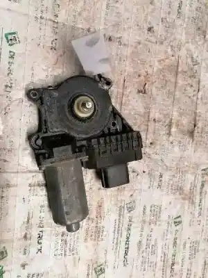 Recambio de automóvil de segunda mano de MOTOR ELEVALUNAS DELANTERO IZQUIERDO para FORD MONDEO BERLINA (GE)  referencias OEM IAM 0130821770 8 PINS 2700012140