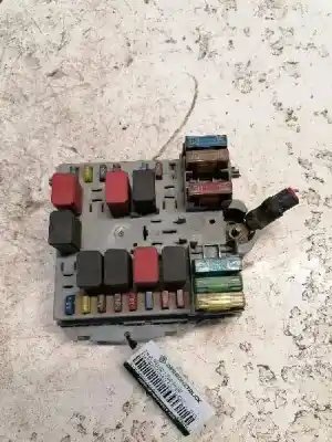 Pezzo di ricambio per auto di seconda mano SCATOLA RELÈ/FUSIBILI per FIAT STILO (192)  Riferimenti OEM IAM 46846109  