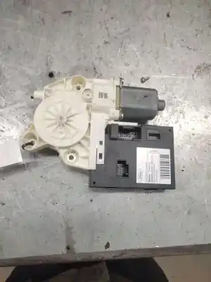 Автозапчасти б/у мотор стекла переднего правого за ford focus berlina (cap) ambiente (d) ссылки oem iam 0130822214  