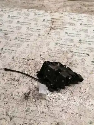 Peça sobressalente para automóvel em segunda mão fechadura da porta dianteira esquerda por ford focus berlina (cap) ambiente (d) referências oem iam 3m5ah21813ep