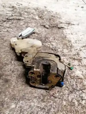 Peça sobressalente para automóvel em segunda mão fechadura da porta dianteira direita por nissan almera (n16/e) acenta referências oem iam 8055261u66