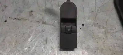 Pièce détachée automobile d'occasion COMMANDE DE LÈVE VITRE AVANT DROIT pour OPEL ZAFIRA B  Références OEM IAM 13228709  