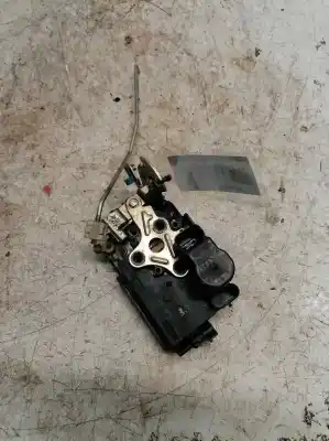 Second-hand car spare part left front door lock for daewoo tacuma se oem iam references  4/2 pins 