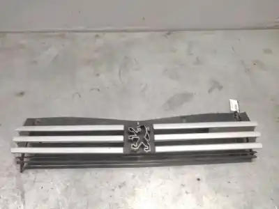 Second-hand car spare part front grille for peugeot 205 ii (20a/c) 1.2 oem iam references 