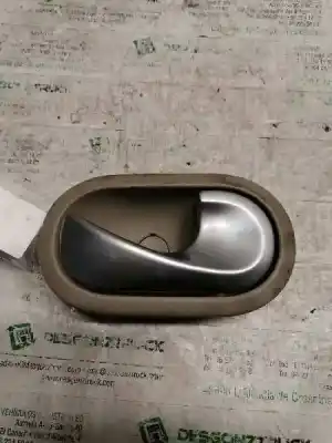 Second-hand car spare part interior right rear handle for renault scenic ii authentique oem iam references 8200028486