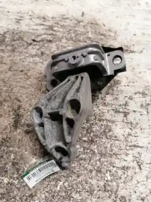 Second-hand car spare part right engine support for renault scenic ii authentique oem iam references ais111cu22  
