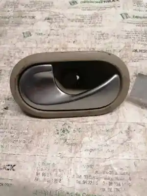Second-hand car spare part interior left front handle for renault scenic ii authentique oem iam references 8200028487