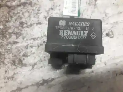 Second-hand car spare part Glow Plug for RENAULT RAPID/EXPRESS (F40) 1.9 Diesel OEM IAM references 7700866727  5/2 PINS