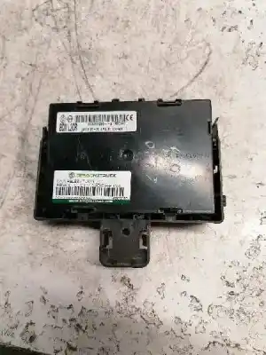 Pezzo di ricambio per auto di seconda mano SCATOLA RELÈ/FUSIBILI per RENAULT CLIO III  Riferimenti OEM IAM 8200652285A  00955945