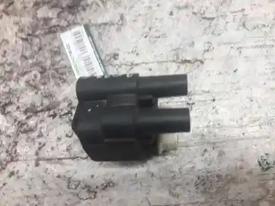 Pezzo di ricambio per auto di seconda mano Bobina Di Accensione per RENAULT CLIO II FASE I (B/CBO) 1.4 Alize 75 CV / 55 KW Riferimenti OEM IAM 2526115A  
